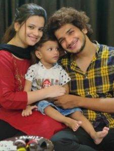 Munawar Faruqui with his wife and son